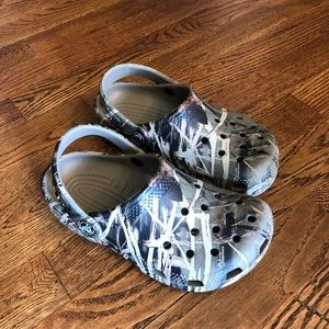 Crocs camo